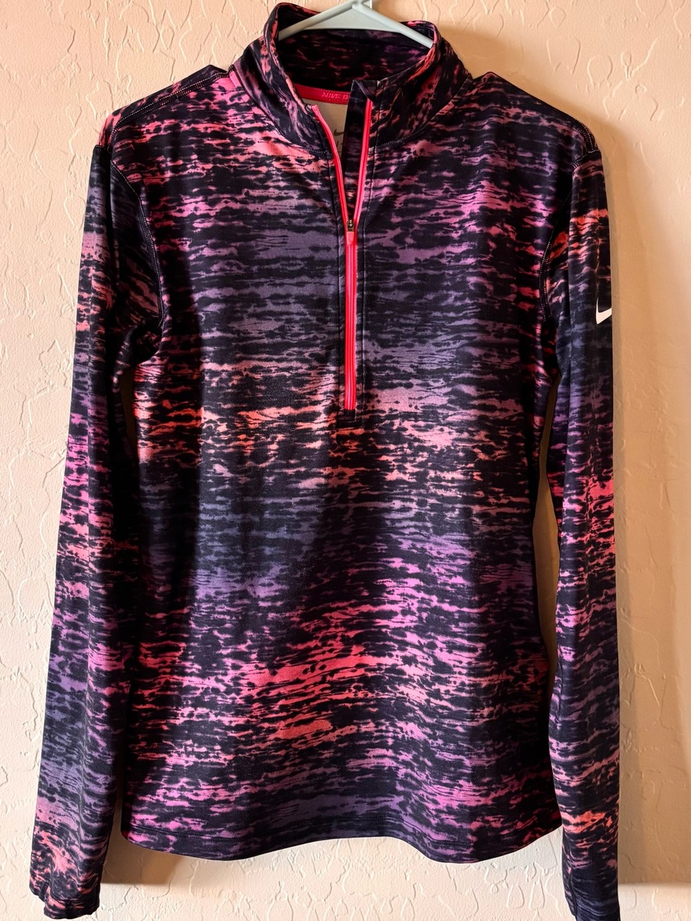 Nike Women’s Black & Pink Quarter-Zip Active Pullover Size Large